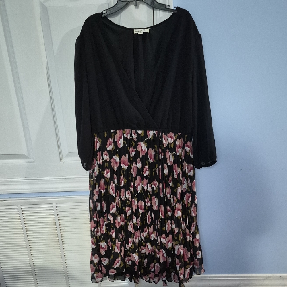 Chic Black and Pink Floral Long Sleeve Dress